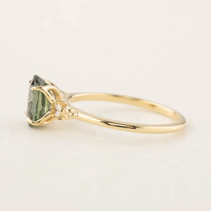 Estel Ring 172ct Peacock Green Sapphire One of a kind Envero Jewelry Rings Estel Ring 172ct Peacock Green Sapphire One of a kind Envero Jewelry Rings