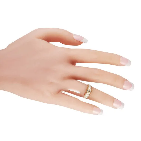 Original PreOwned Van Cleef Arpels 18K Yellow Gold 015 ct Diamond and Mother of Pearl Ring JMS always Rings Original PreOwned Van Cleef Arpels 18K Yellow Gold 015 ct Diamond and Mother of Pearl Ring JMS always Rings